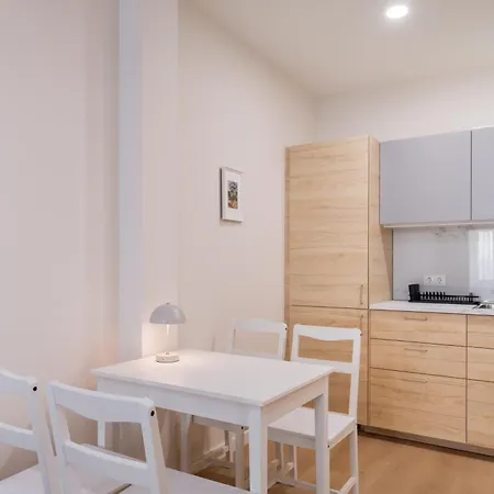 Artilerijas 1-bedroom With Courtyard View アパート *